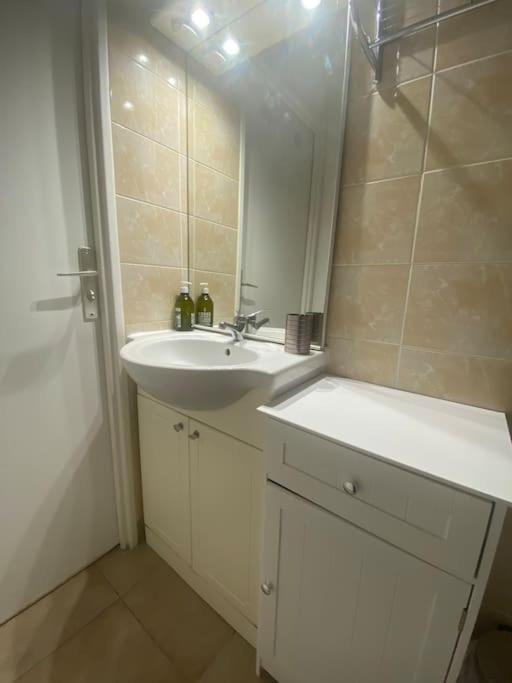 Charmant Studio Au Coeur De Paris Cosy Studio Париж Екстериор снимка